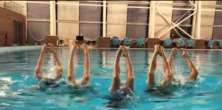 Ведущие спортсменки Сборной России по синхронному плаванию поддержали группу Little Big 